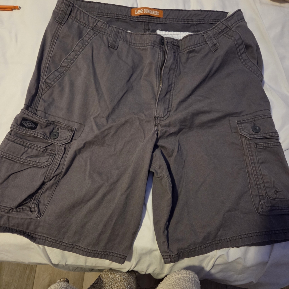 Lee Men's Cargo Shorts in Charcoal Gray